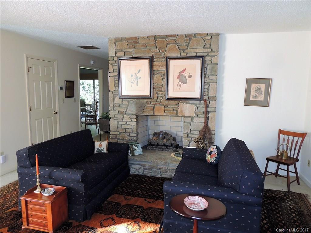 16 Clarion Drive #4 - Photo 3