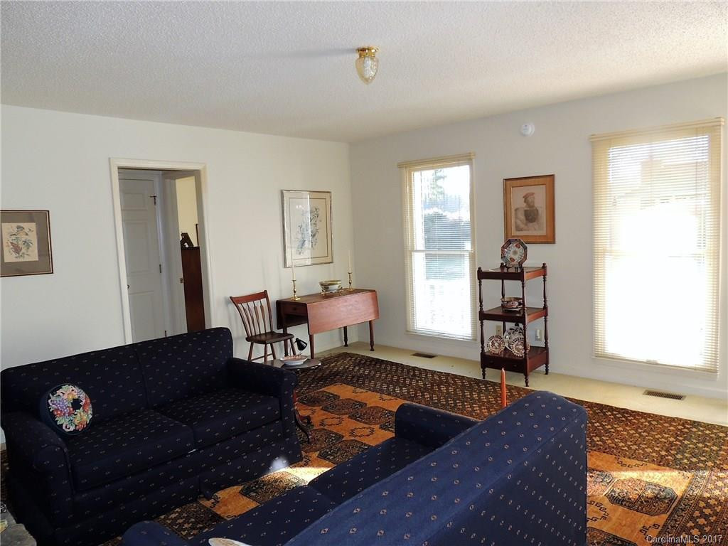 16 Clarion Drive #4 - Photo 4