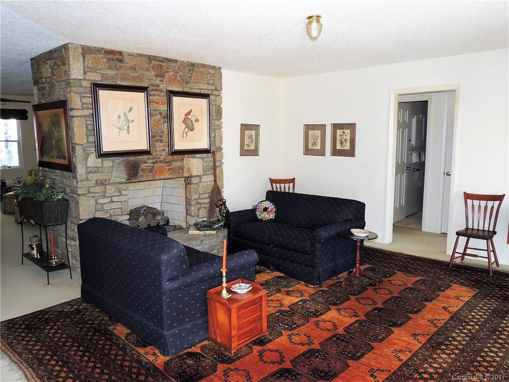 16 Clarion Drive #4 - Photo 5