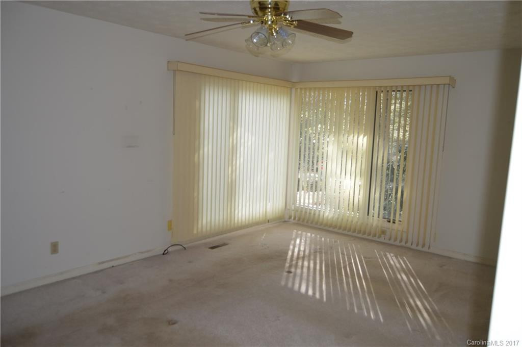 104 Radcliff Court - Photo 8