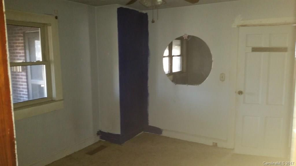 220 Laycock Road - Photo 8