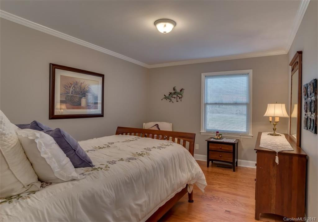 2933 Collinsville Road - Photo 15