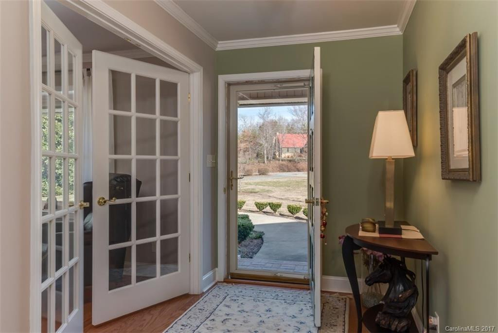 2933 Collinsville Road - Photo 3