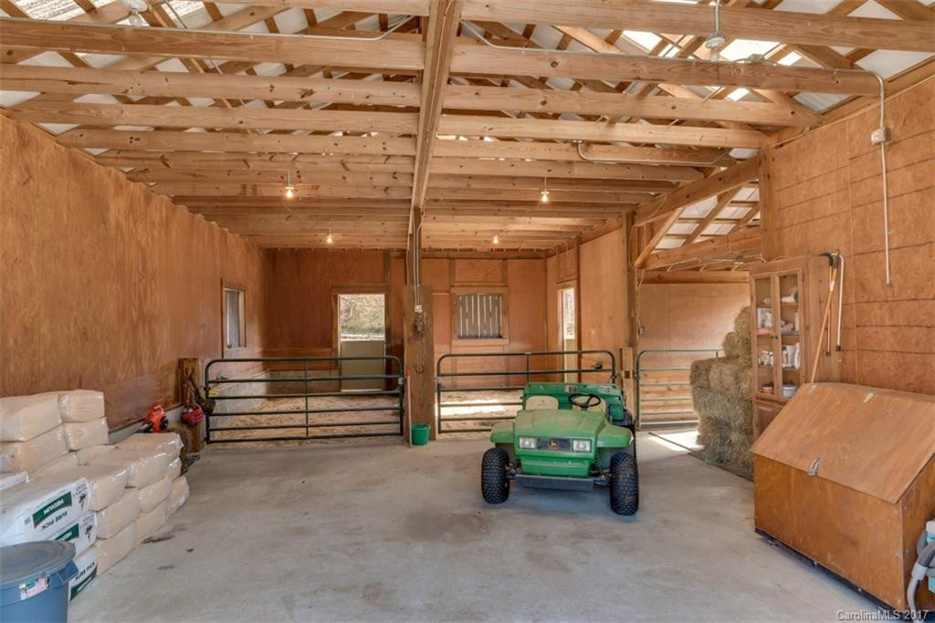 2933 Collinsville Road - Photo 22