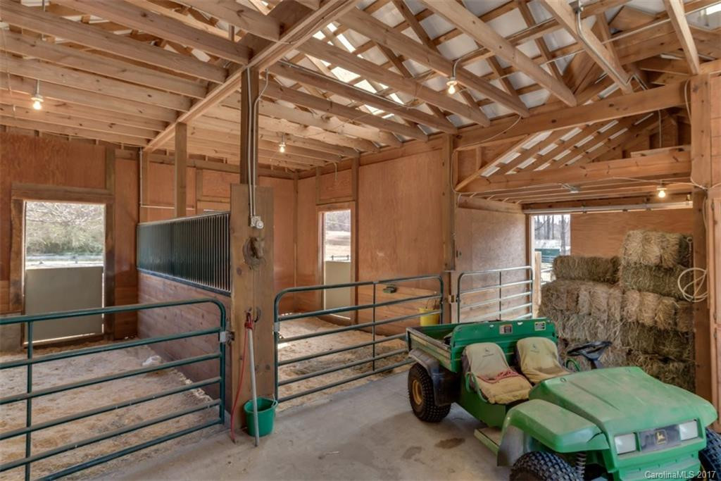 2933 Collinsville Road - Photo 23