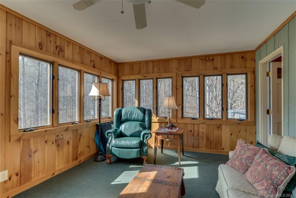 2933 Collinsville Road - Photo 9