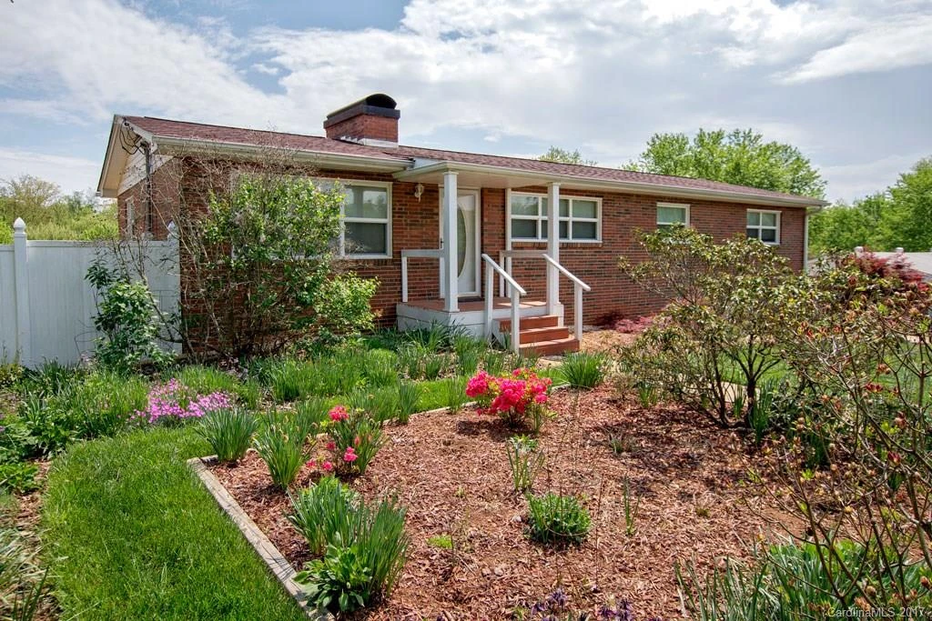 2 Green Valley Court