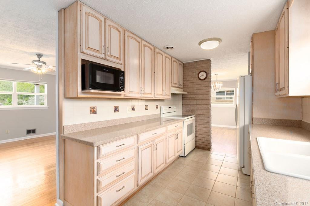 2 Green Valley Court - Photo 4