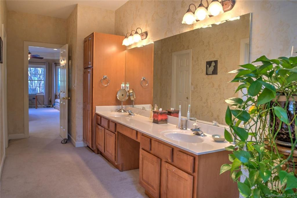 22 Nathan Court #33 - Photo 12