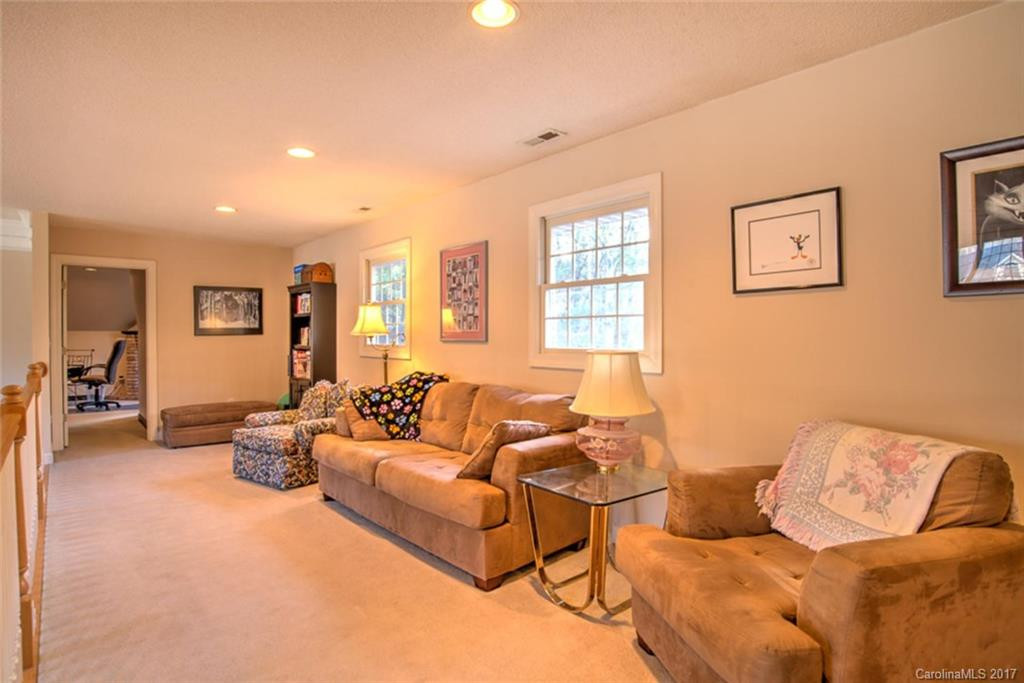 22 Nathan Court #33 - Photo 14