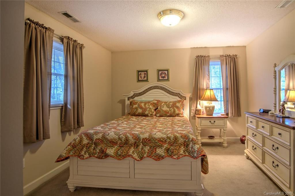 22 Nathan Court #33 - Photo 16
