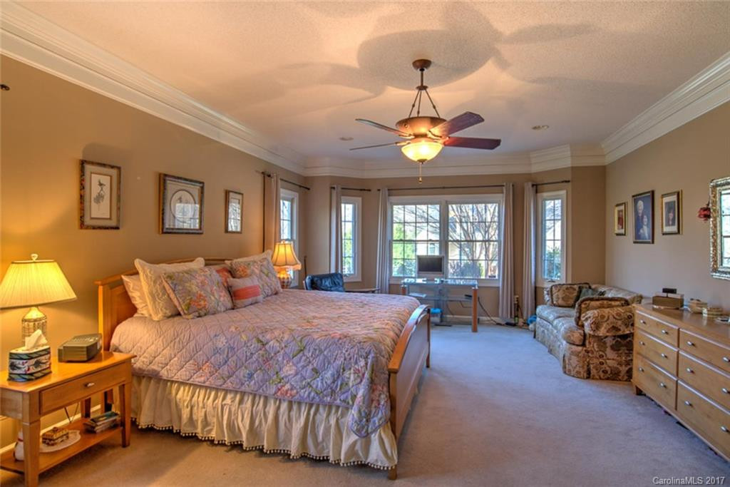 22 Nathan Court #33 - Photo 8