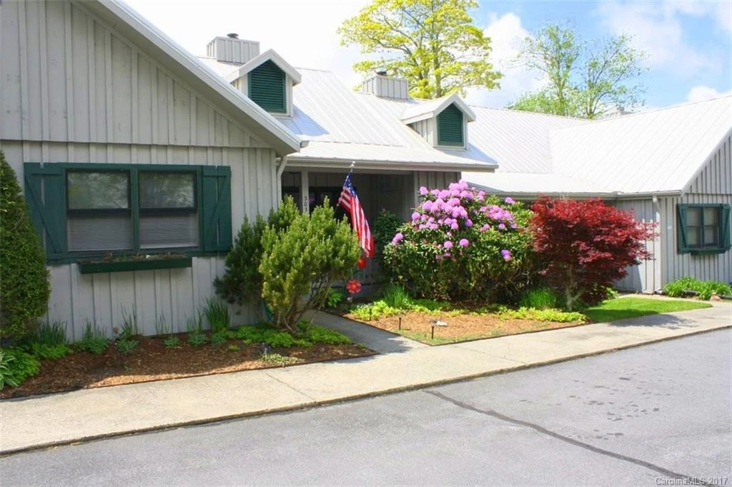303 Eagles Nest Court #303