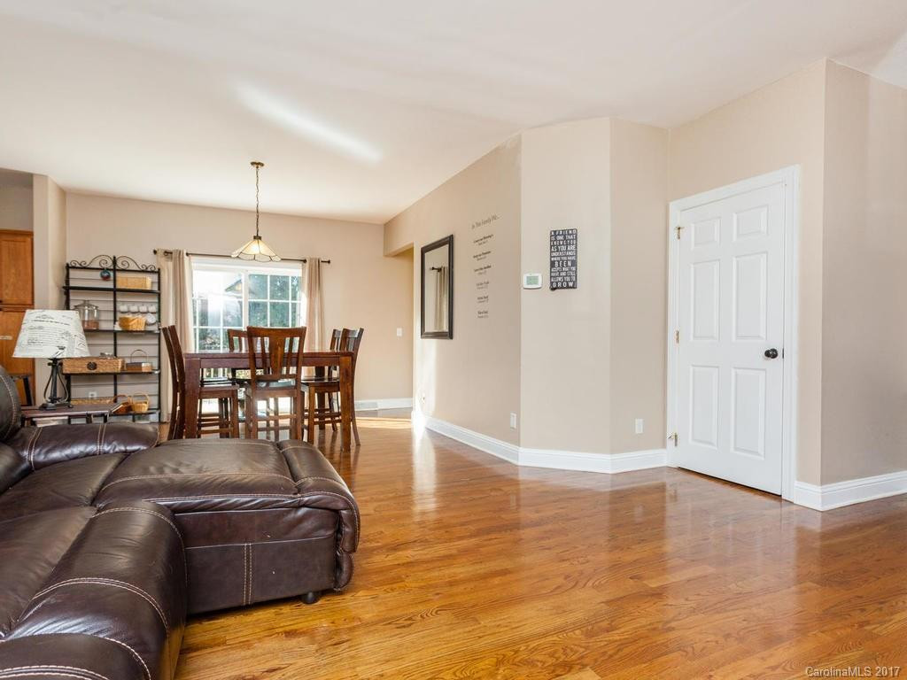 331 Blythewood Drive - Photo 3