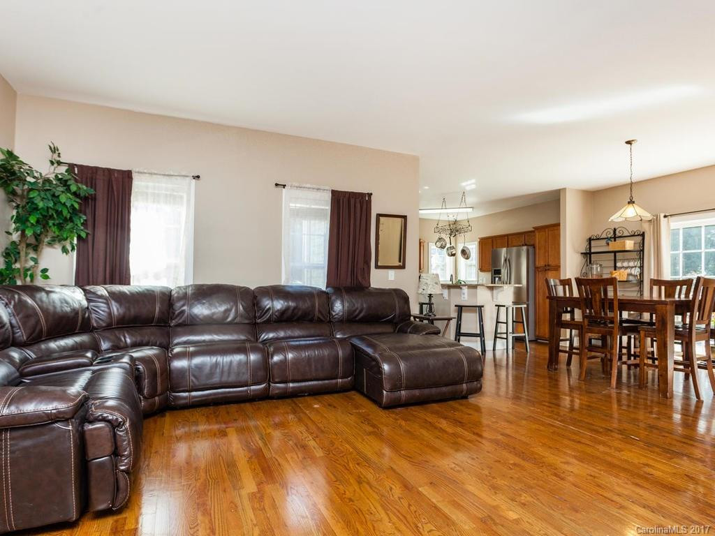 331 Blythewood Drive - Photo 4