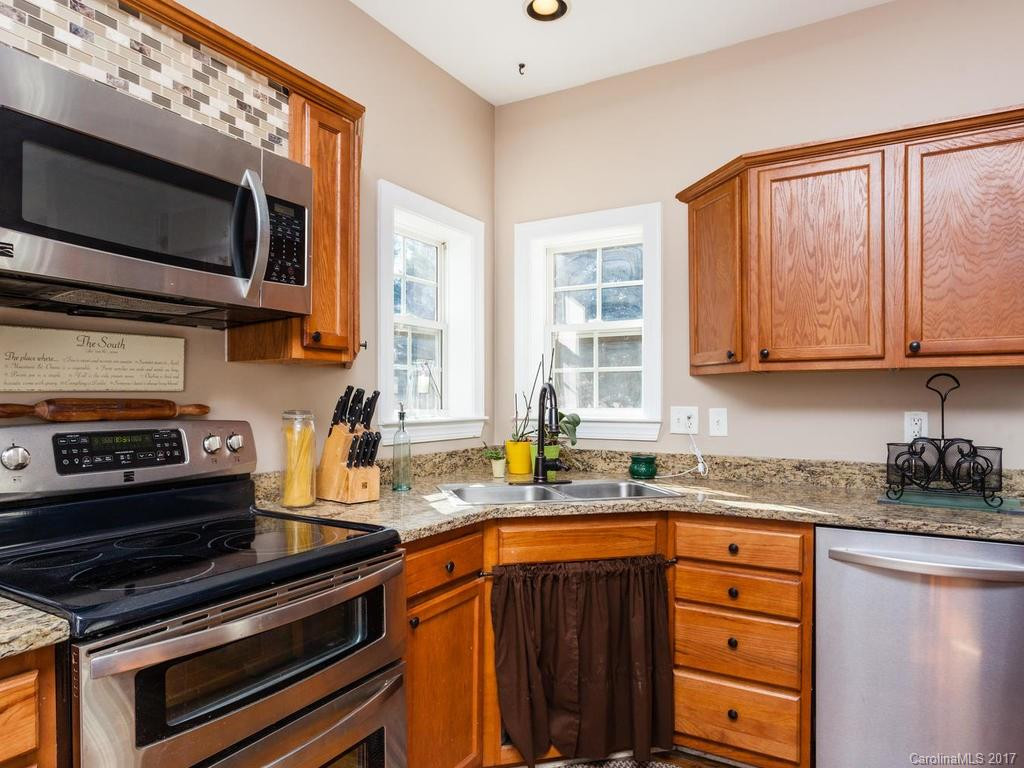 331 Blythewood Drive - Photo 8