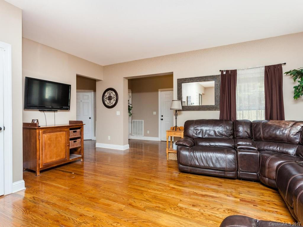 331 Blythewood Drive - Photo 10