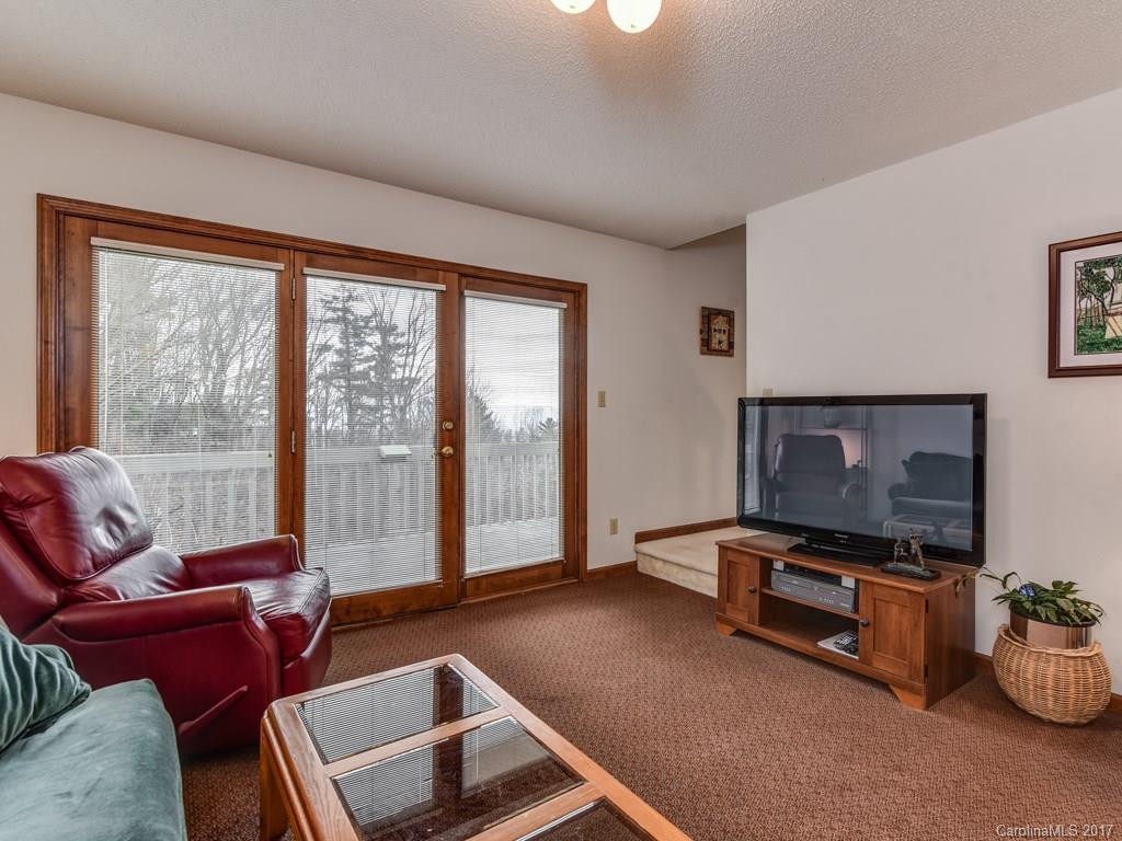 10 Crestwood Lane - Photo 11