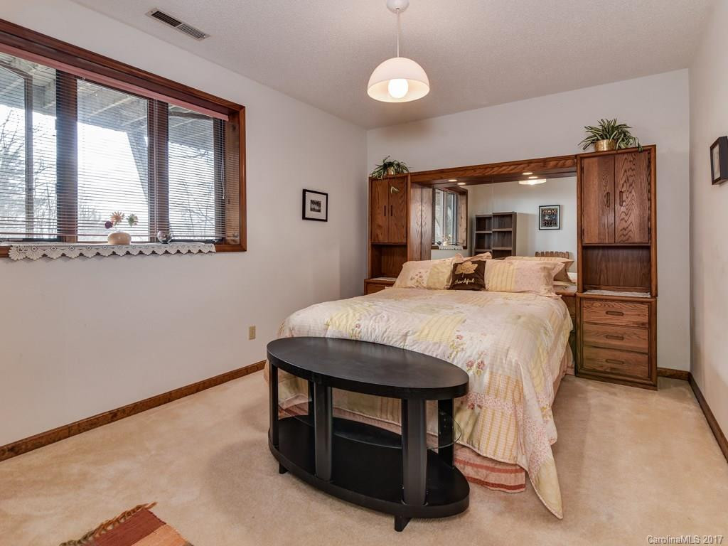 10 Crestwood Lane - Photo 13