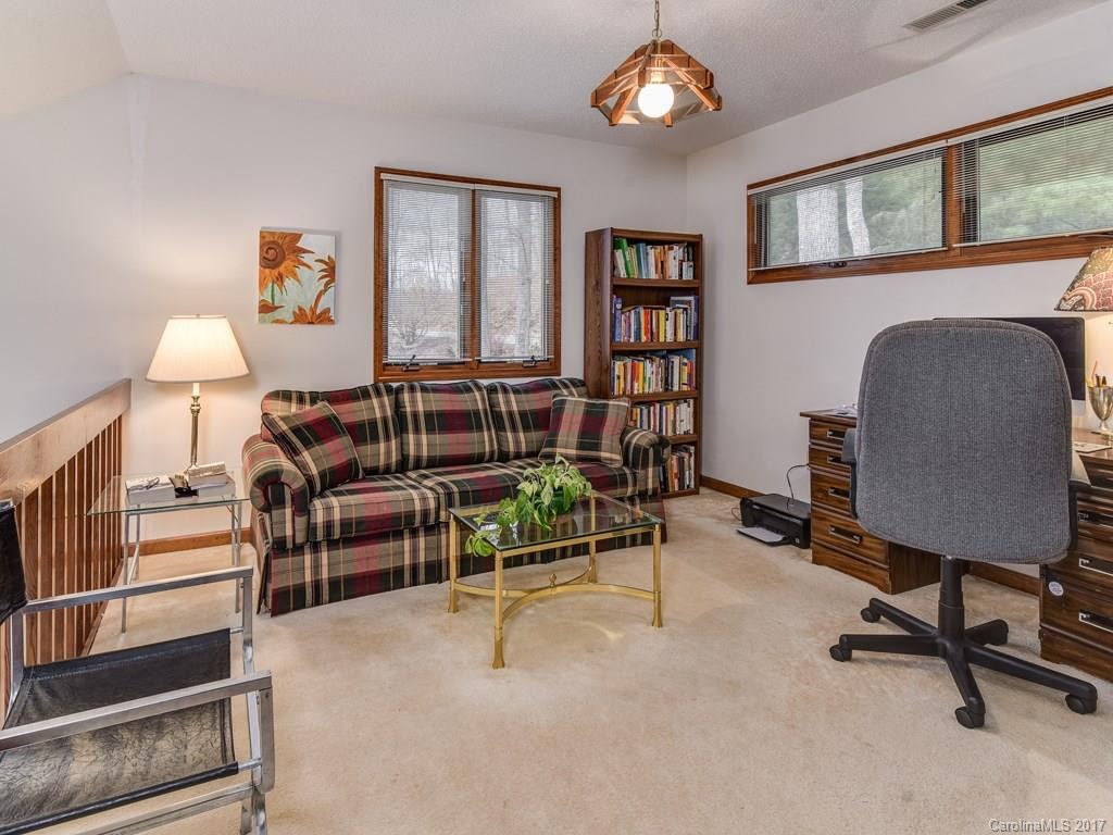 10 Crestwood Lane - Photo 16