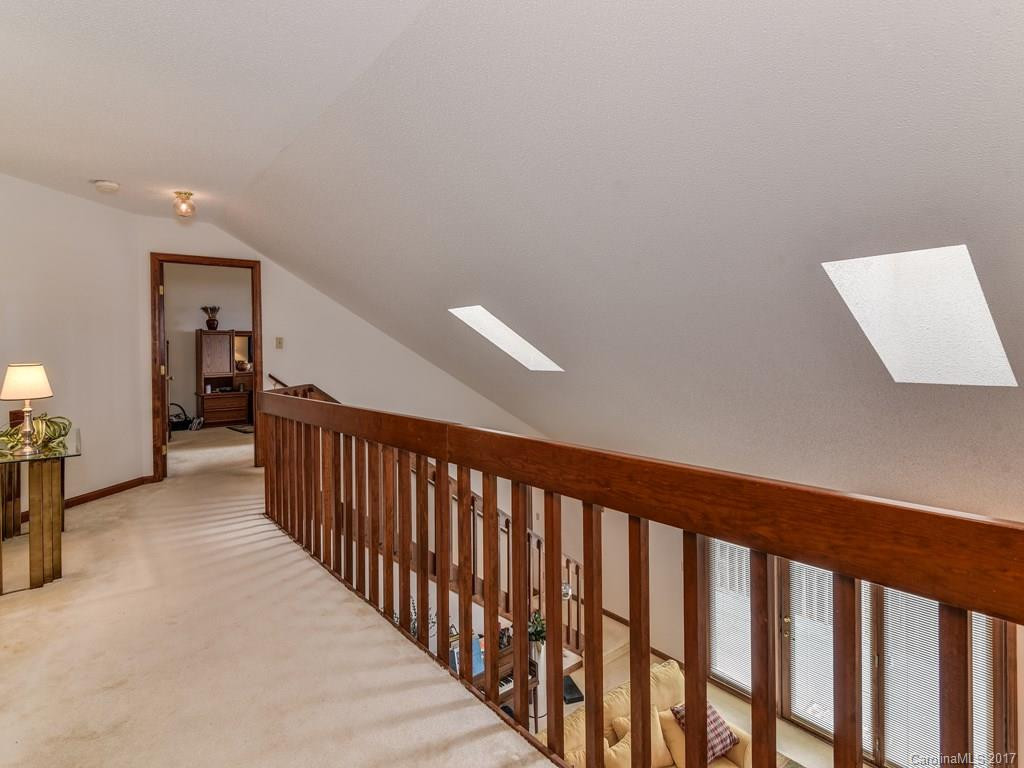 10 Crestwood Lane - Photo 17