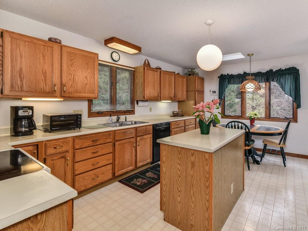 10 Crestwood Lane - Photo 7