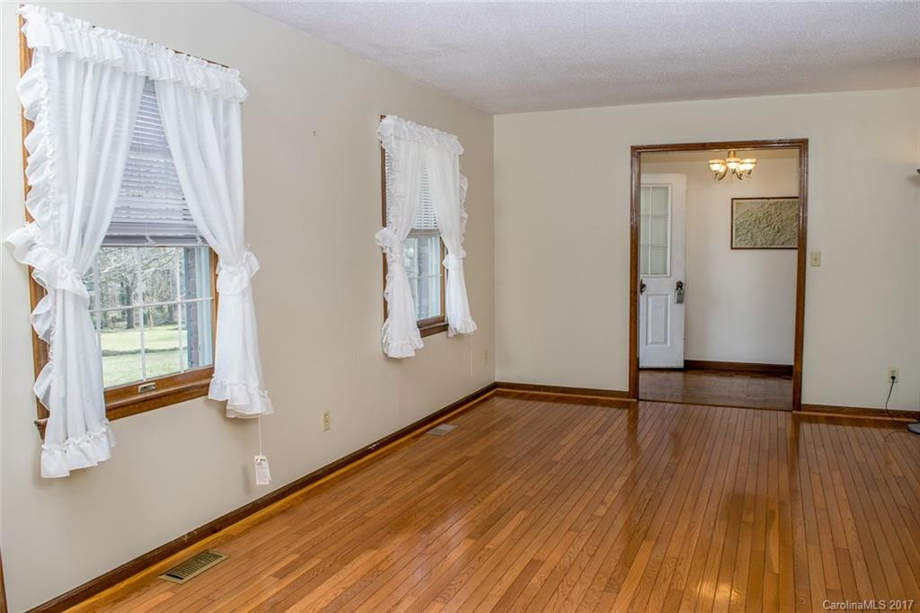 132 Laurel Lane - Photo 3