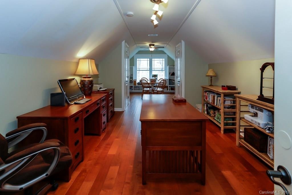 813 Beech Tree Place - Photo 18