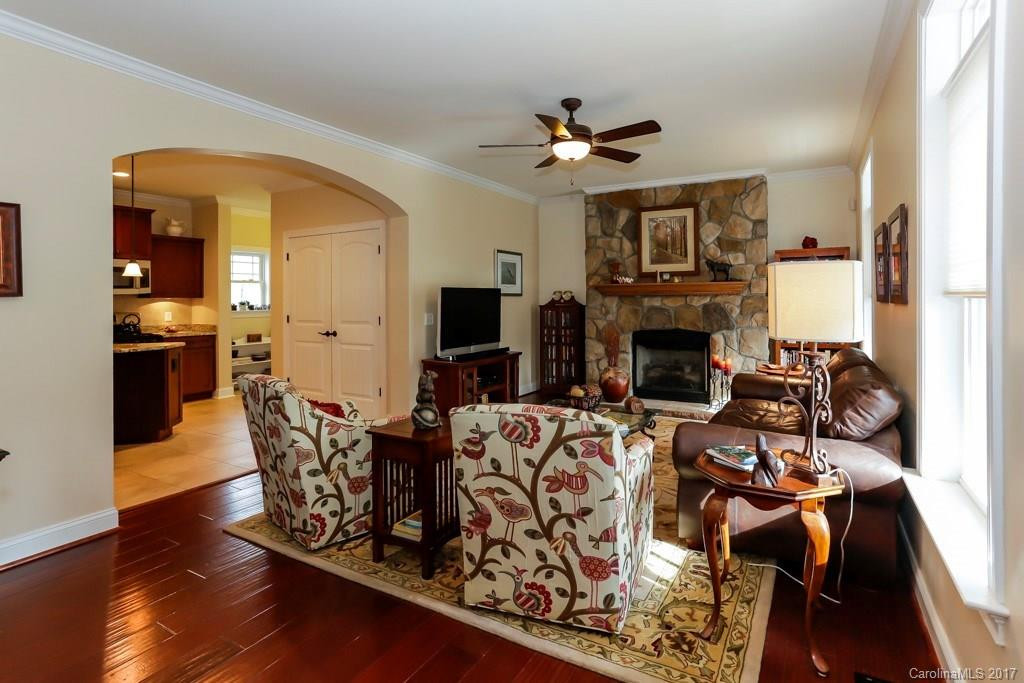 813 Beech Tree Place - Photo 4