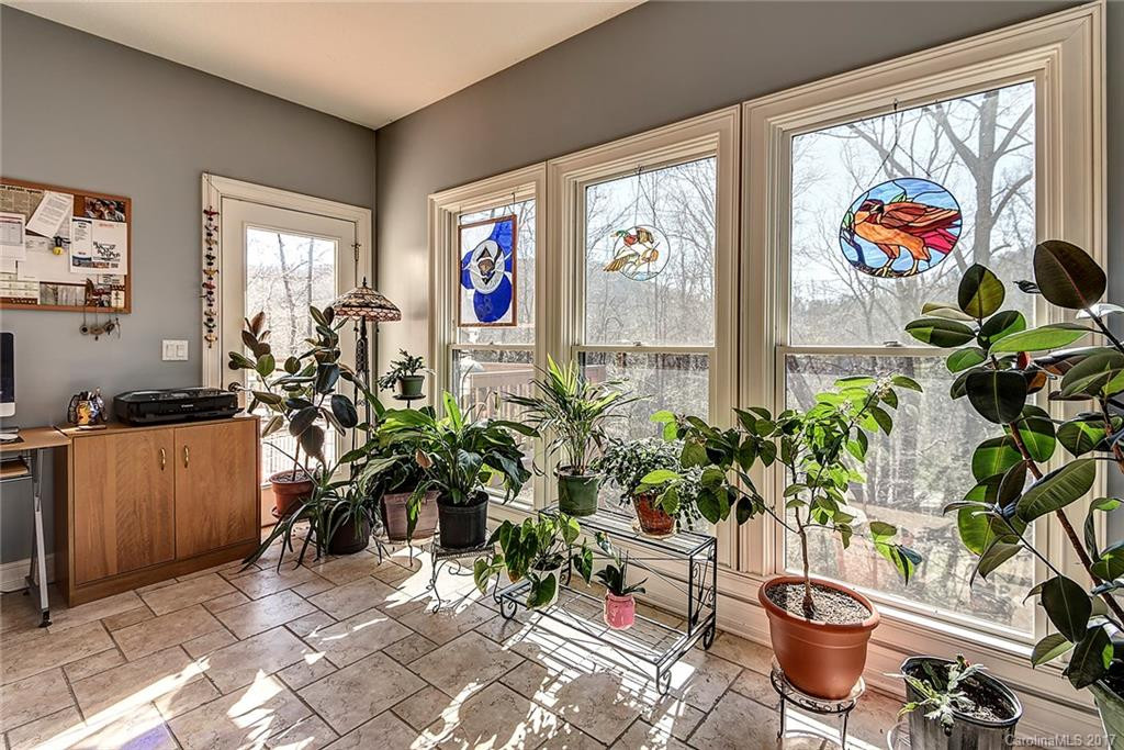171 Skyview Circle - Photo 8