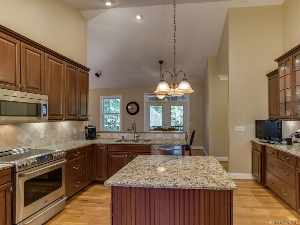 3015 Hickory Nut Trail - Photo 5