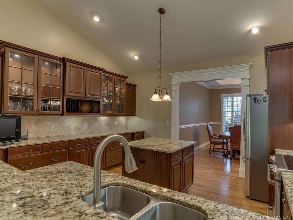 3015 Hickory Nut Trail - Photo 7