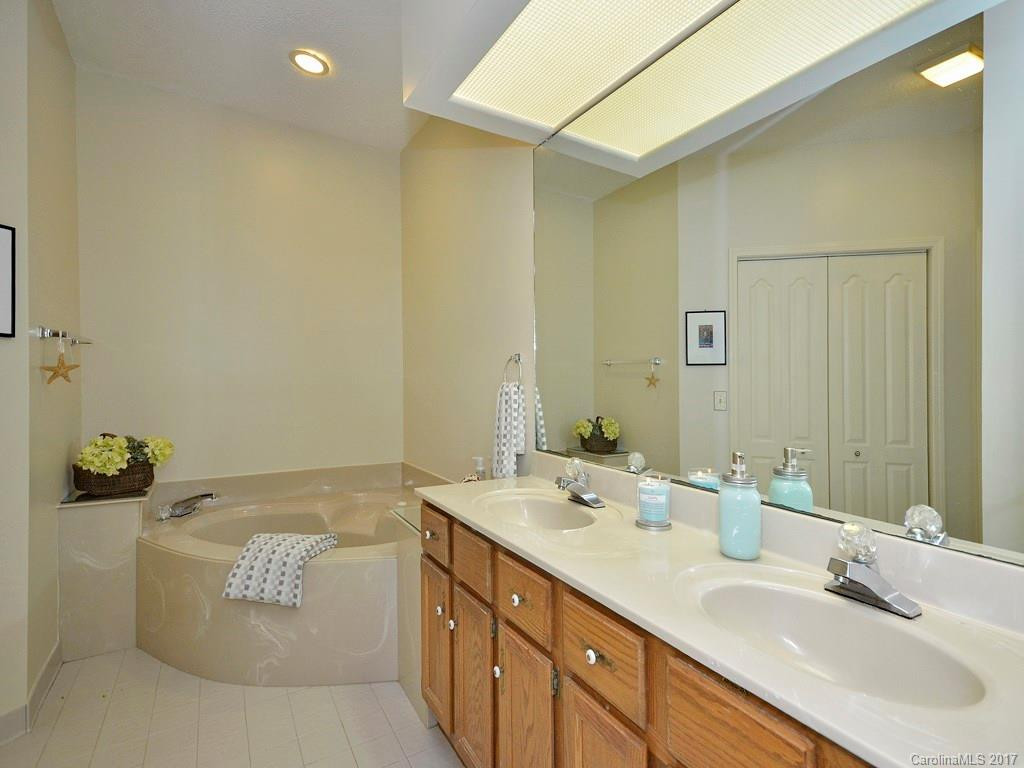 141 Ewbank Garden Drive #B - Photo 11