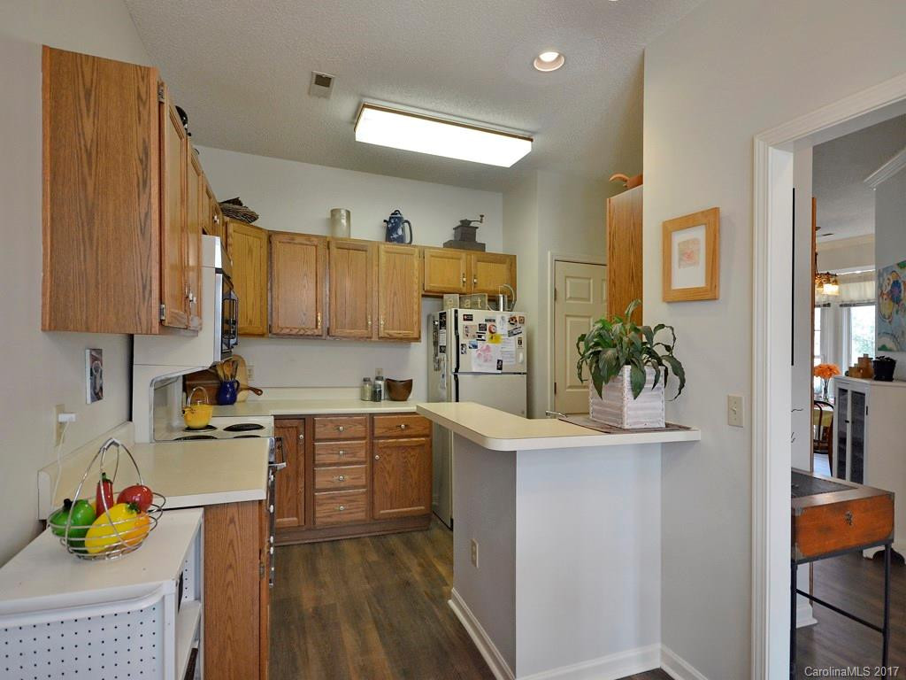 141 Ewbank Garden Drive #B - Photo 8