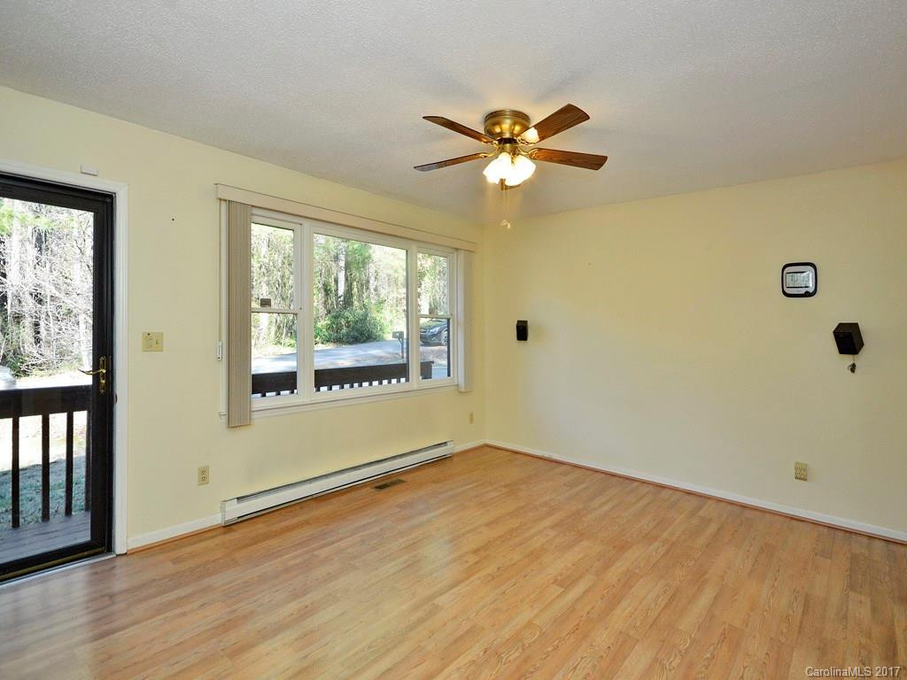 103 Sunset Drive - Photo 3