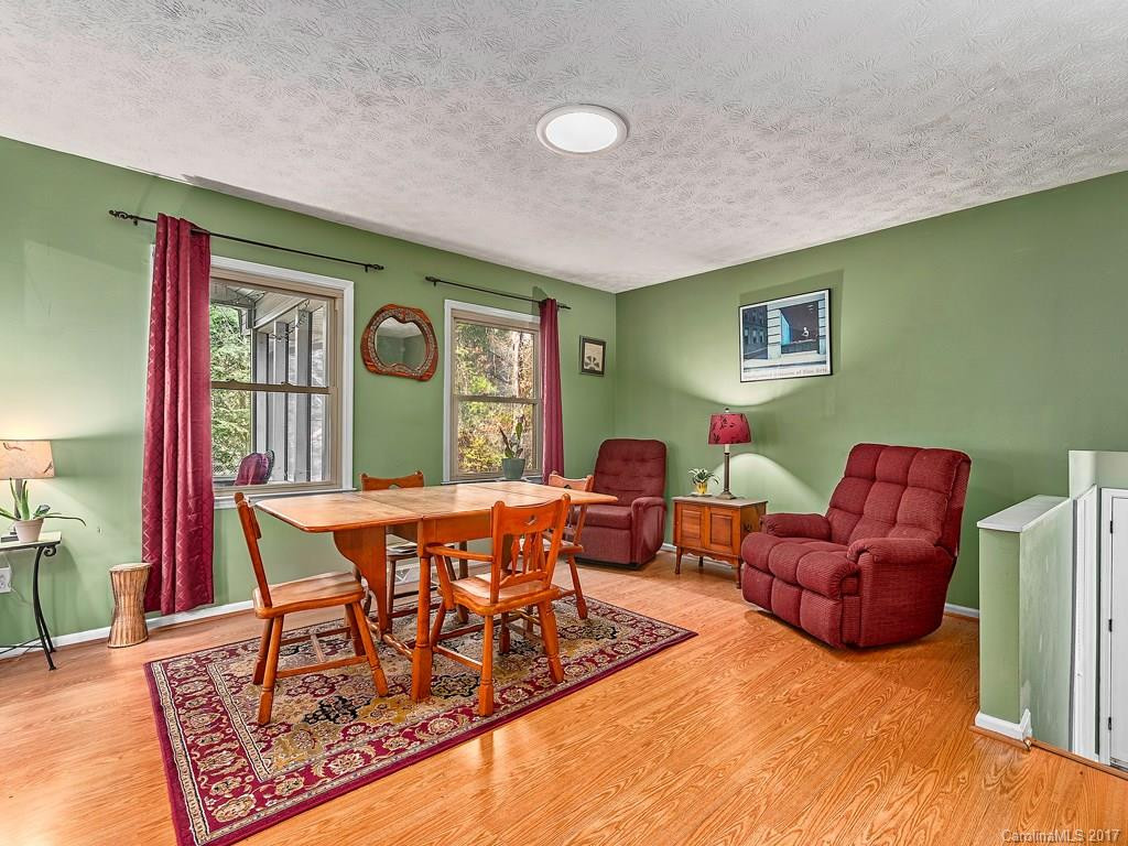 35 Ferenvilla Drive - Photo 2