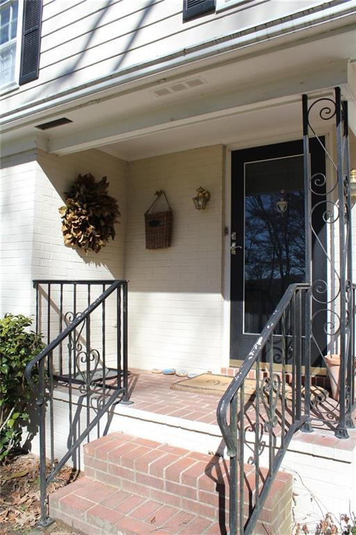 1341 Chanteloup Drive - Photo 3