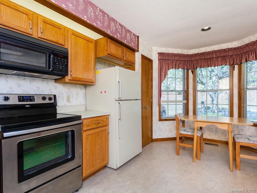 260 Laurel Park Place - Photo 5