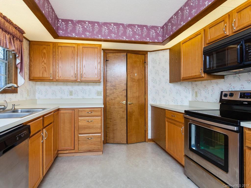 260 Laurel Park Place - Photo 8