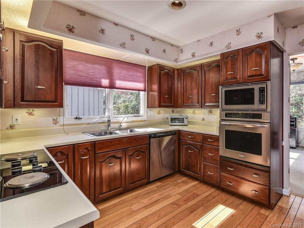 817 Greenwood Drive - Photo 7