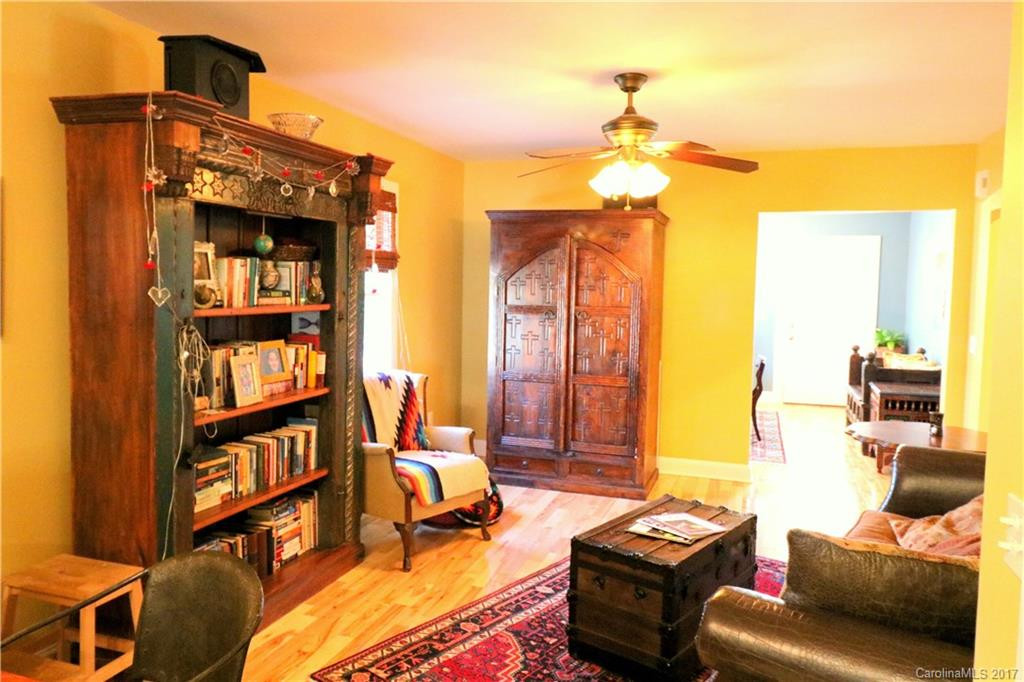 1207 Willow Road - Photo 5