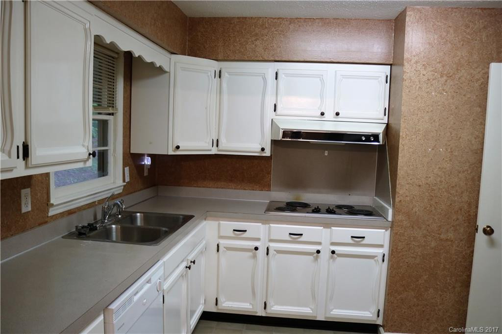 721 Rhodes Park Drive - Photo 2