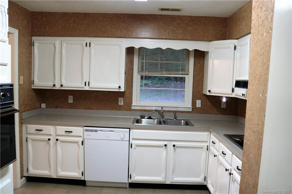 721 Rhodes Park Drive - Photo 3