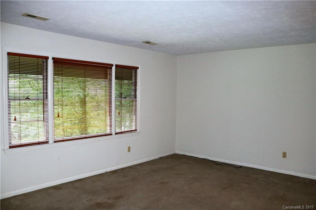 721 Rhodes Park Drive - Photo 4
