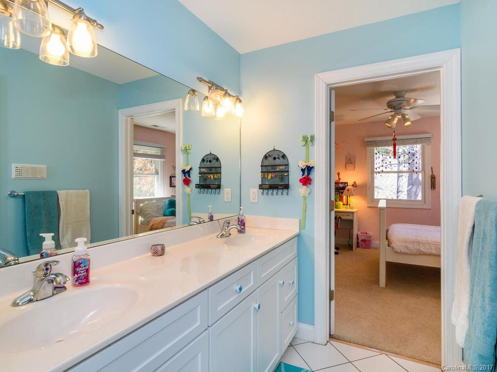 94 Oak Hollow Drive #31 - Photo 12