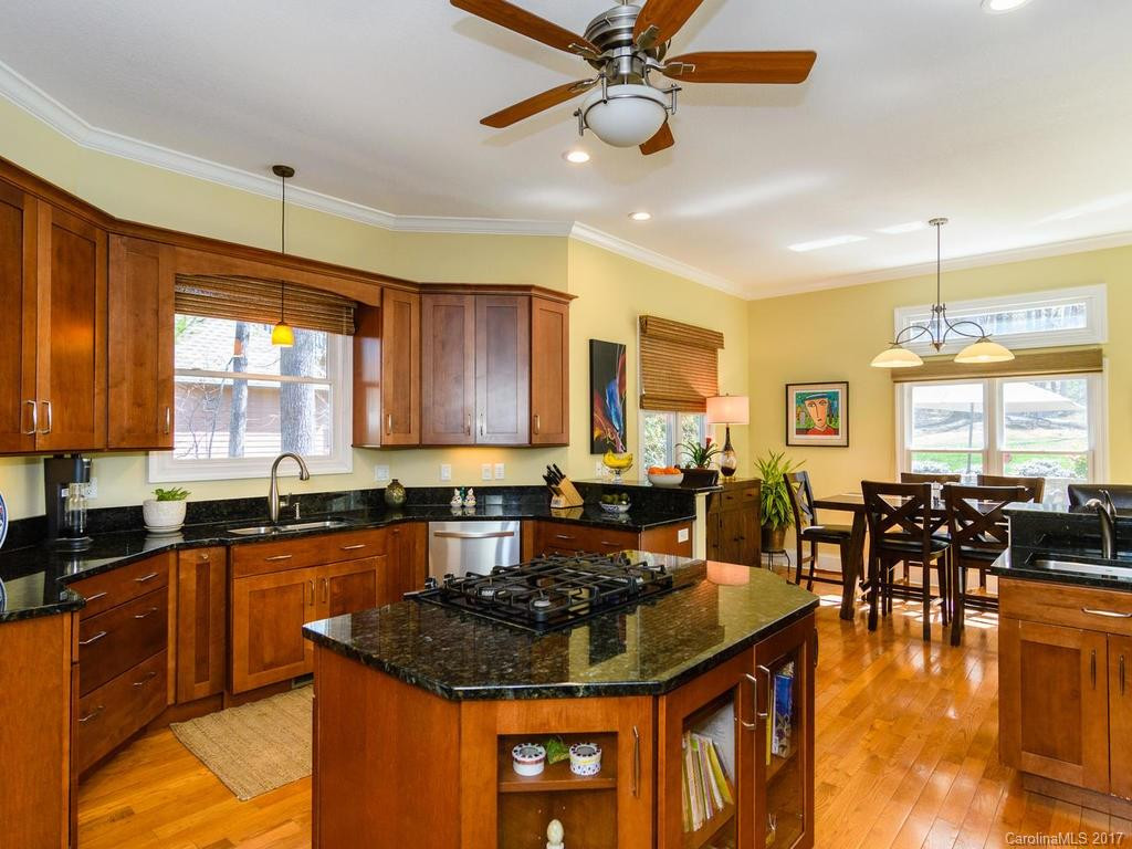 94 Oak Hollow Drive #31 - Photo 3