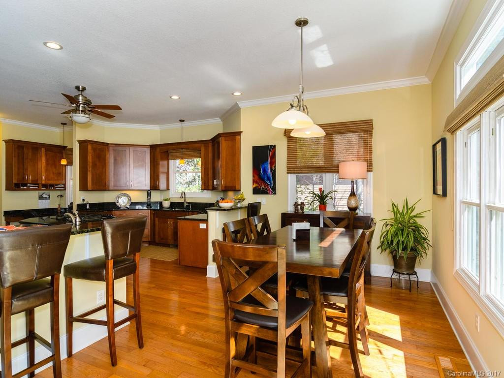 94 Oak Hollow Drive #31 - Photo 4