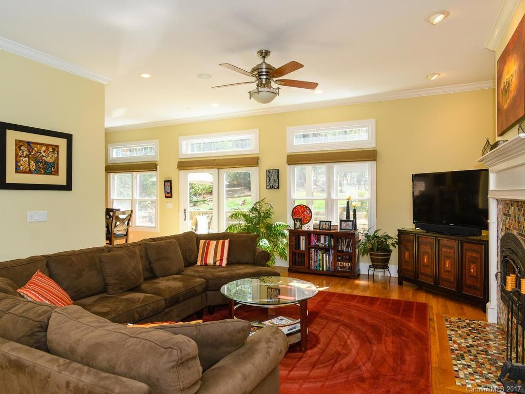 94 Oak Hollow Drive #31 - Photo 6