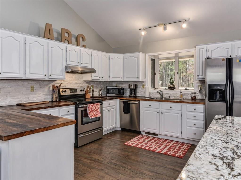 22 Cornelia Lane - Photo 8