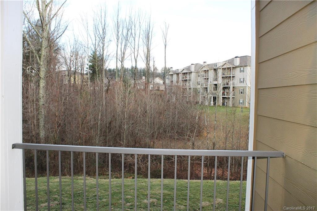 900 Vista Lake Drive #107